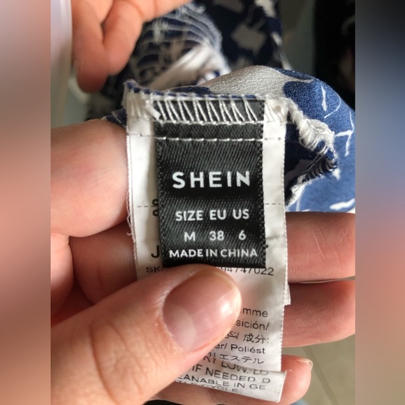 ✨2 for $25✨ Floral Peplum Blouse - Picture 4 of 4